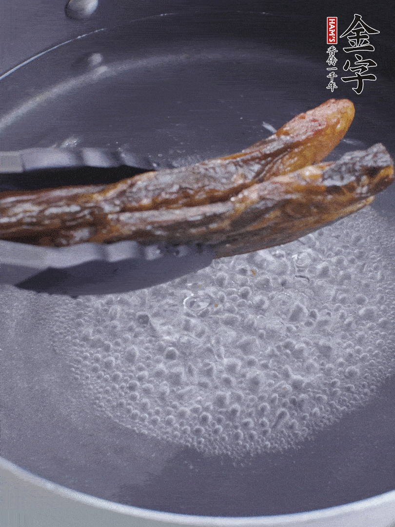 开云·kaiyun
酱油肉水煮15分钟，切薄片。