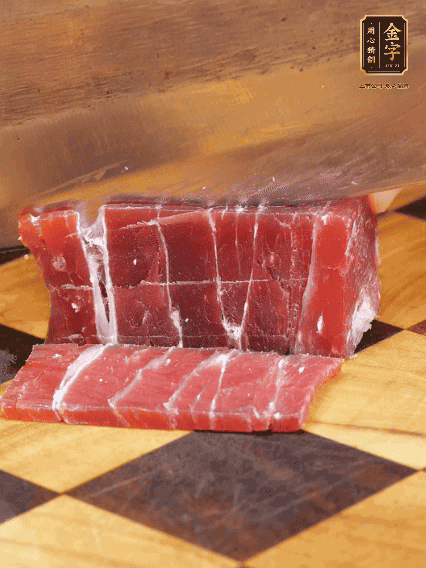 开云·kaiyun
飘香火腿块切片，温水浸泡5分钟
